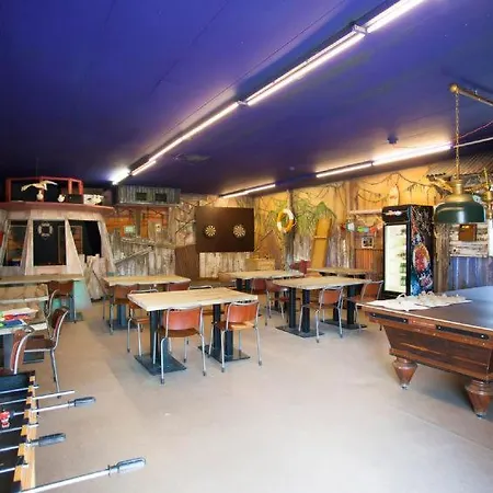 בית נופש Sleeps 8 Wifi T646309 Diermen