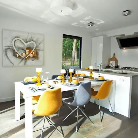 בית נופש Sleeps 8 Wifi T646309 Diermen